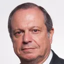 Carlos César
